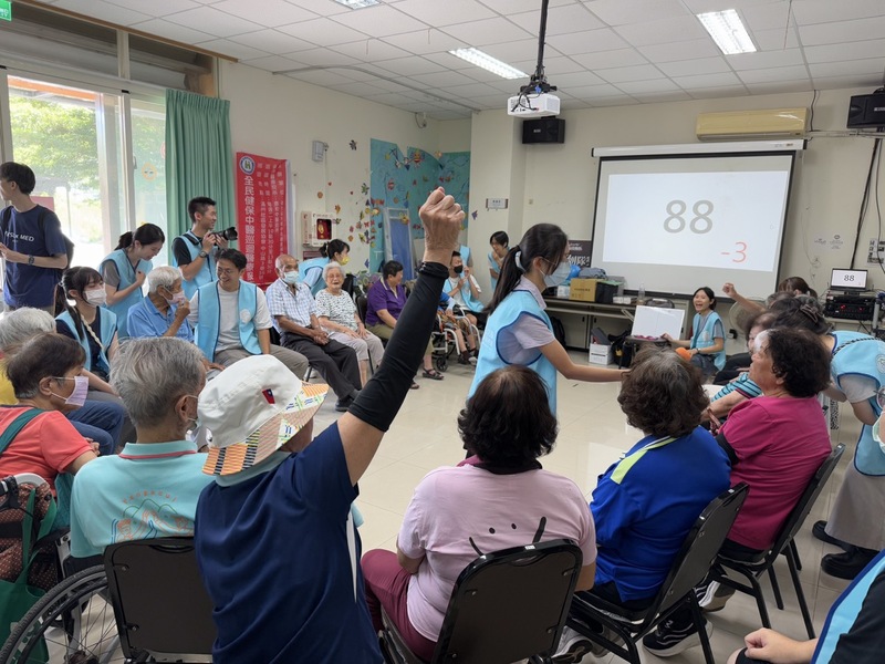 後醫系113學年服務學習-滿州據點衛教活動圖片