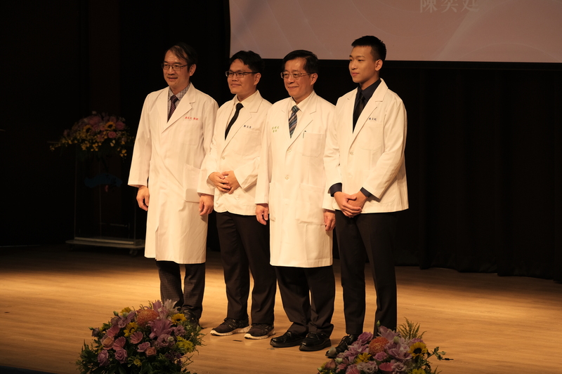 後醫系117級授袍典禮「中山醫脈 濟世柒賢」圖片