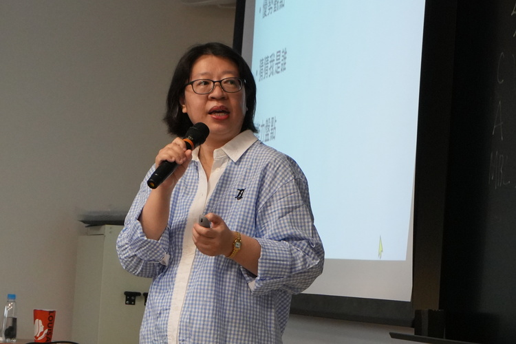 115-1學期二年級【班級職涯座談會】透過能力盤點,發掘自我優勢–翁巧芳講師圖片