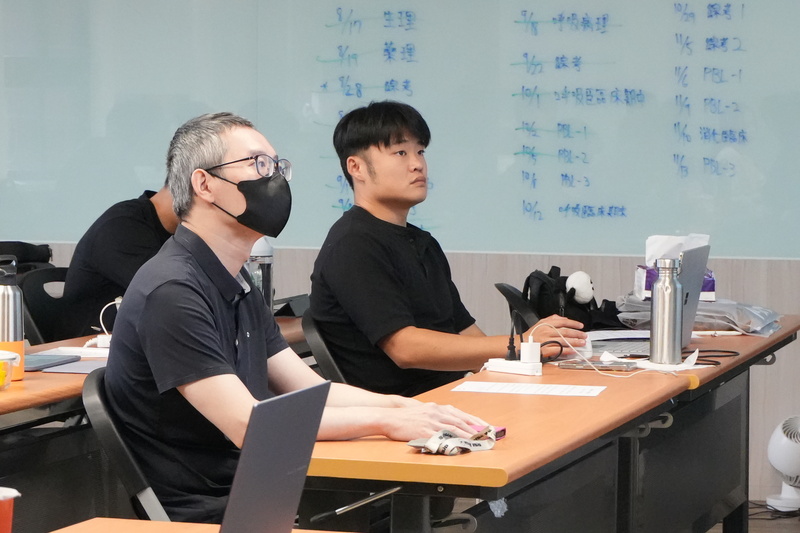 115-1學期二年級【班級職涯座談會】透過能力盤點，發掘自我優勢–翁巧芳講師圖片