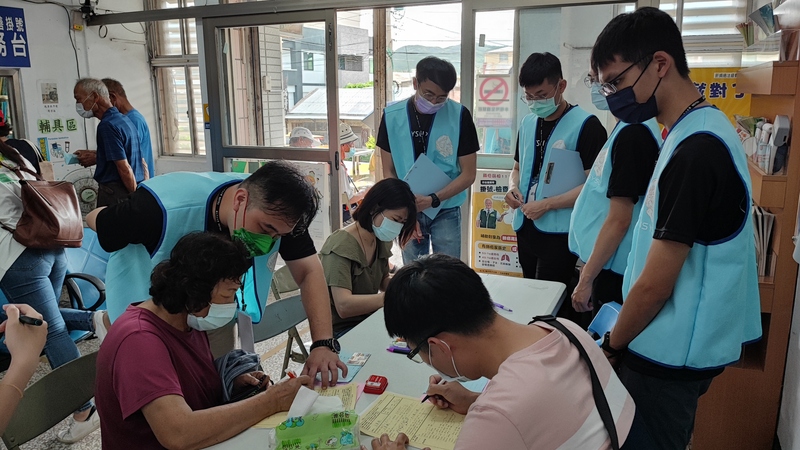 後醫系學生服務學習–滿洲鄉衛生所篩檢義診圖片