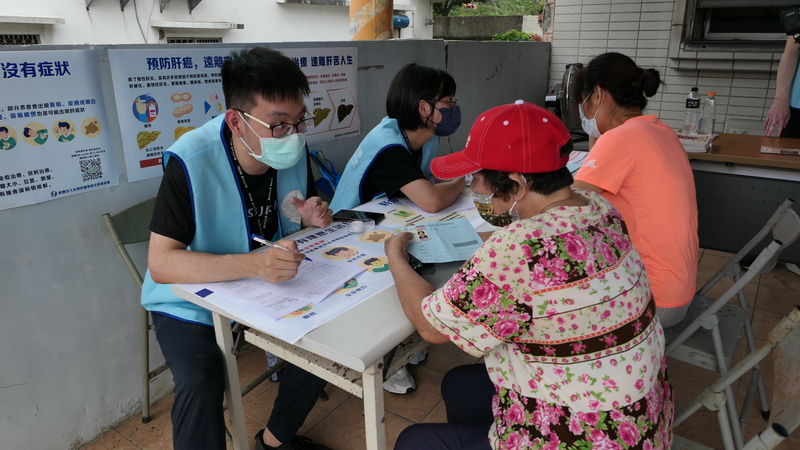 後醫系學生服務學習–滿洲鄉衛生所篩檢義診圖片