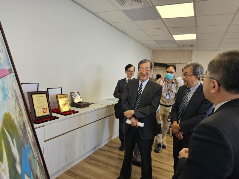 考試院院長暨委員蒞臨參訪圖片