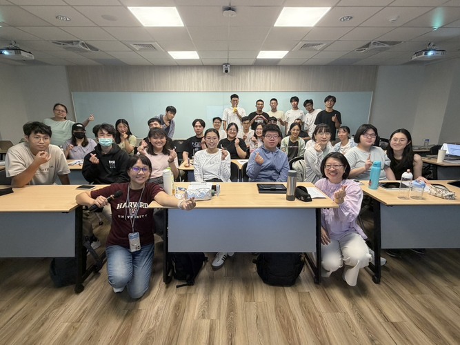115-1學期【班級職涯座談會】溝通與表達藝術–翁巧芳講師圖片