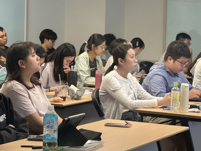 115-1學期【班級職涯座談會】溝通與表達藝術–翁巧芳講師圖片