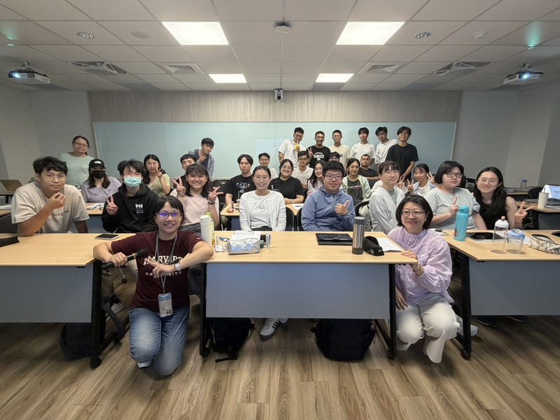115-1學期【班級職涯座談會】溝通與表達藝術–翁巧芳講師圖片