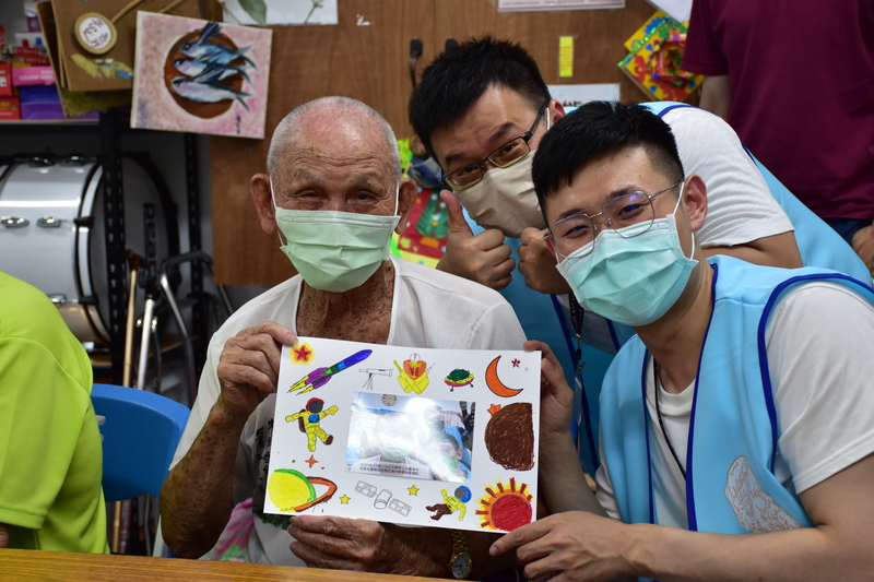 後醫系學生服務學習–深入滿洲鄉衛教宣導圖片