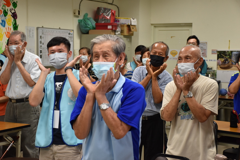 後醫系學生服務學習–深入滿洲鄉衛教宣導圖片