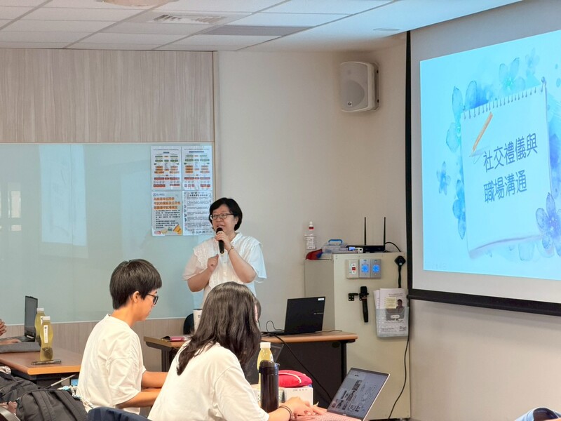 114-1學期後醫系大二學生班級職涯座談會《社交禮儀與職場溝通》圖片
