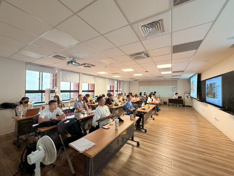 114-1學期後醫系大二學生班級職涯座談會《社交禮儀與職場溝通》圖片