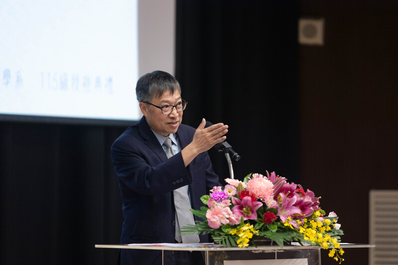 學士後醫學系第一屆授袍典禮圖片